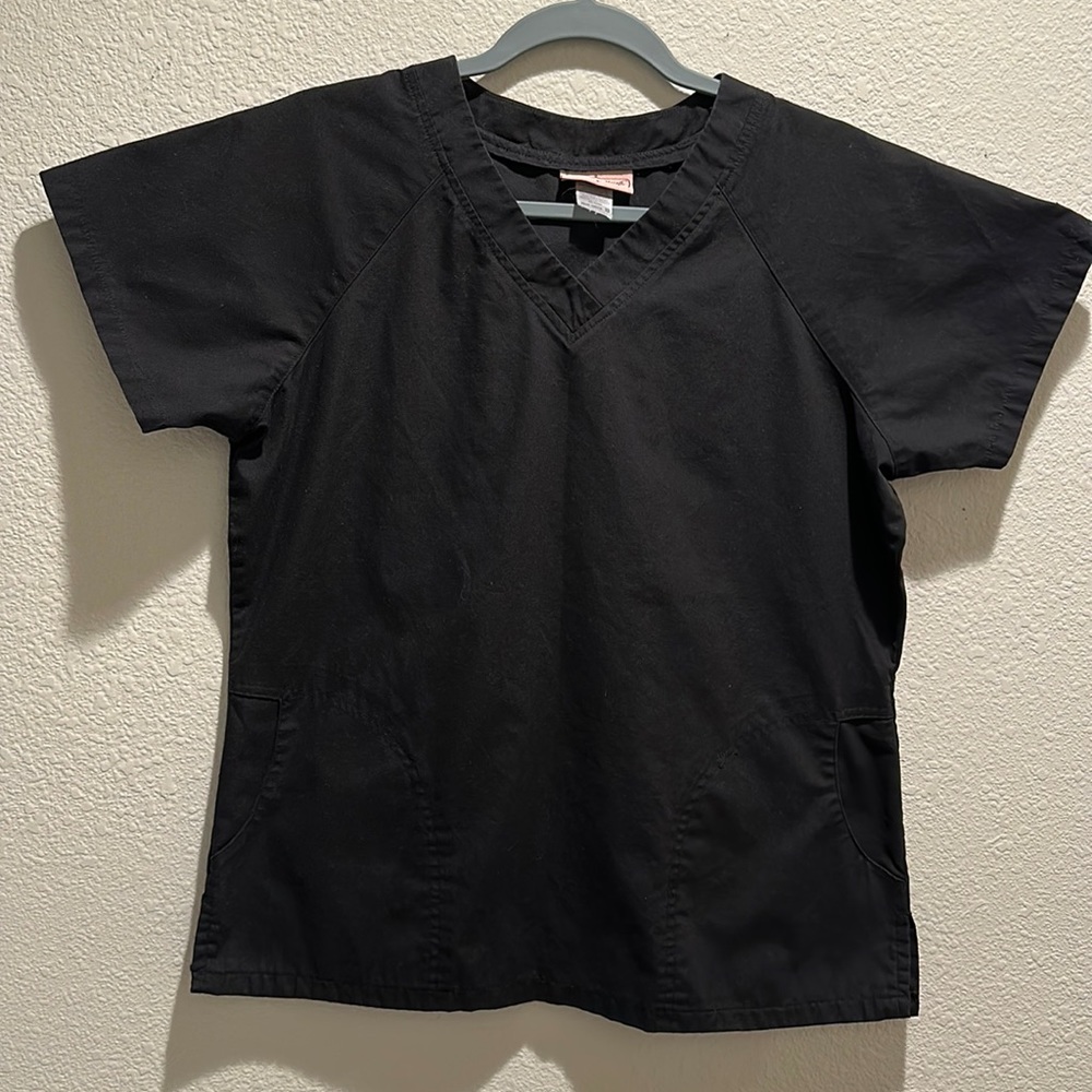 Scrub Top with pockets - Sz M